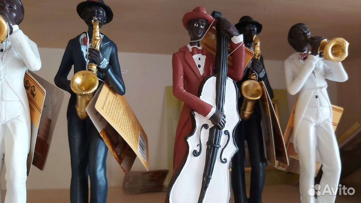 Фигуры. Статуэтки