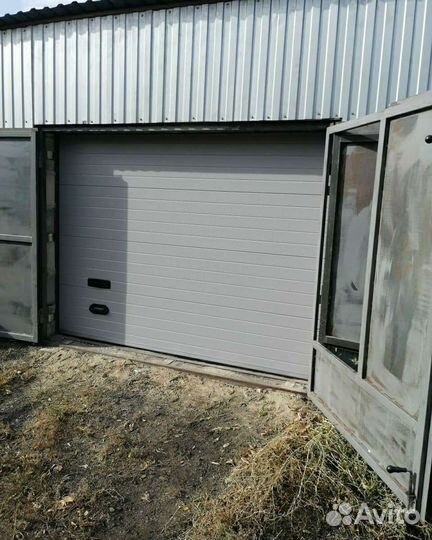 Секционные ворота