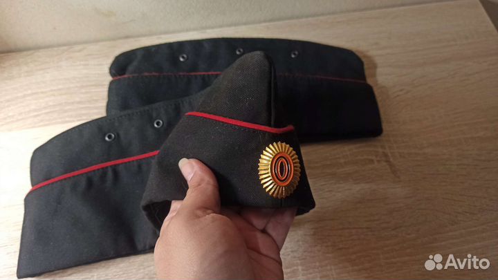 Пилотка с кокардой