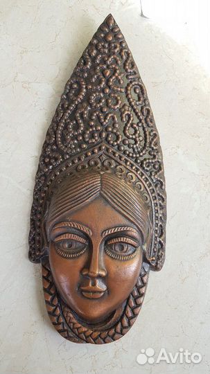 Маска настенная