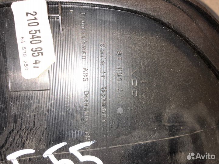 Панель приборов Mercedes W210 2105402248