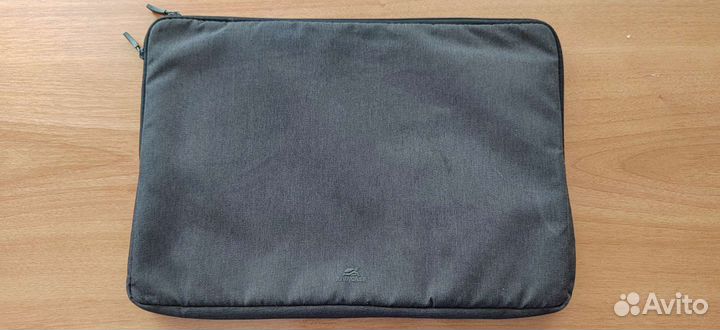 Папка для ноутбука rivacase 7705 Black 15.6