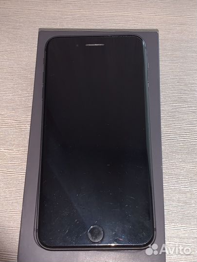 iPhone 8 Plus, 64 ГБ