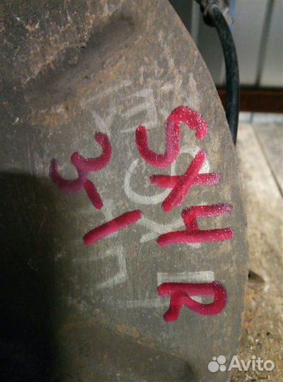 Кулак (цапфа) передний правый Suzuki Sx4 2010