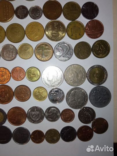 Набор монет зарубежных стран 100 штук