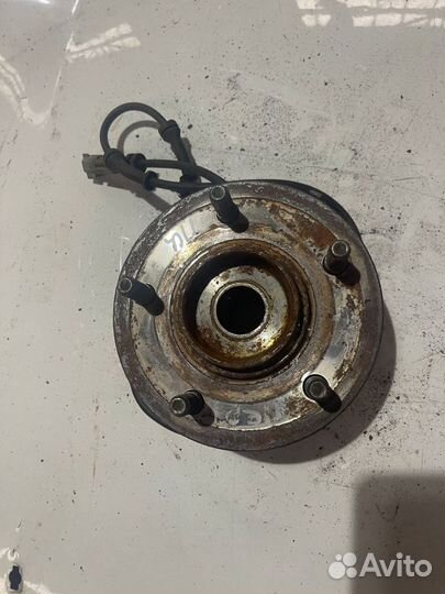 Ступица передняя Крайслер пацифика 2003+