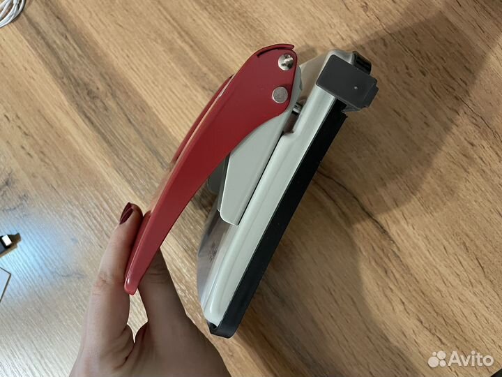 Дырокол офисный канцелярский мощный