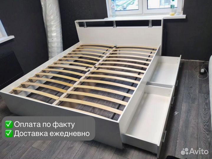 Кровать двуспальная