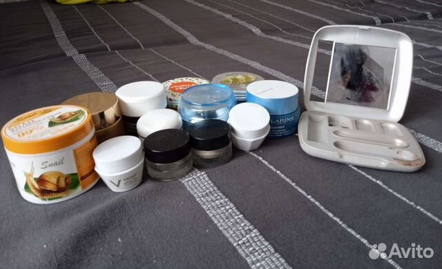 Баночки из-под крема и палетка