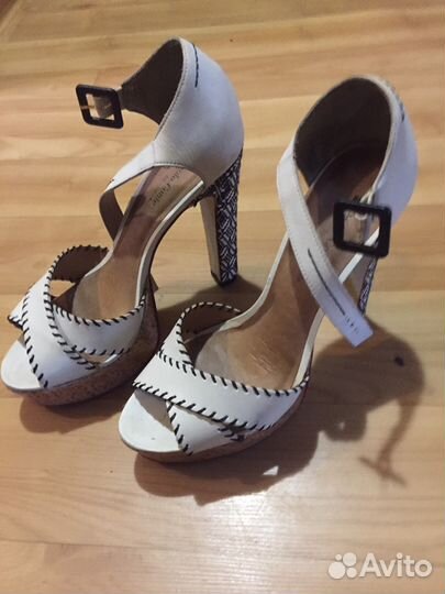 Босоножки кожаные