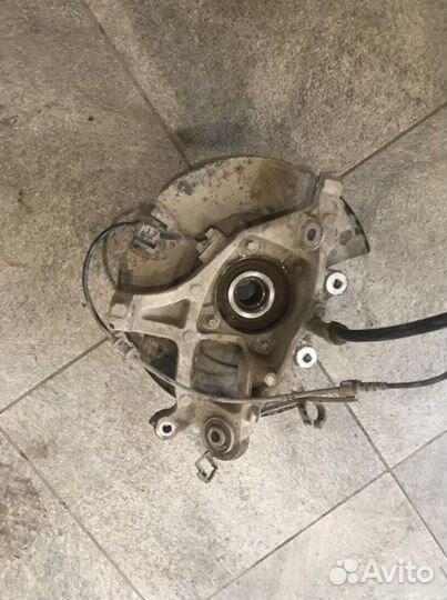 Кулак задний Chrysler 300C