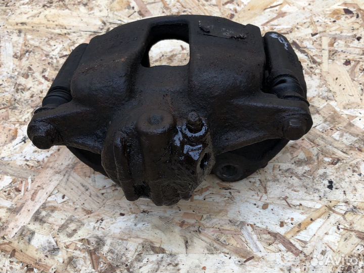 Суппорт передний задний левый правый Пежо 307