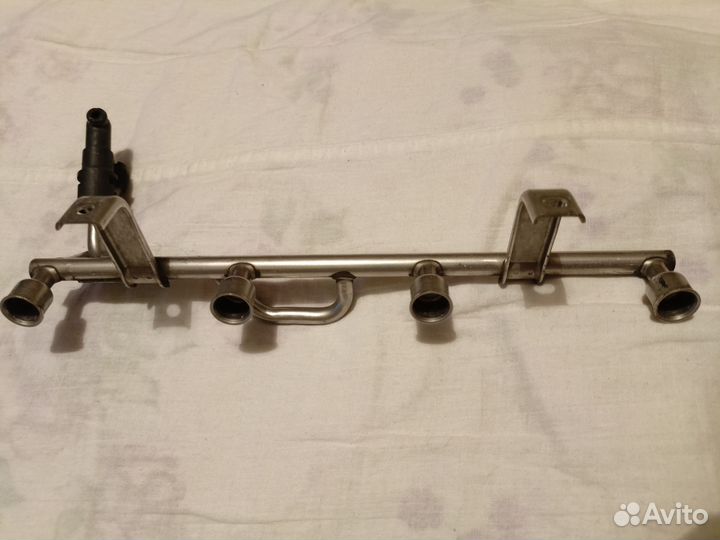 Опель Астра G Топливная рейка двигателя Z16SE