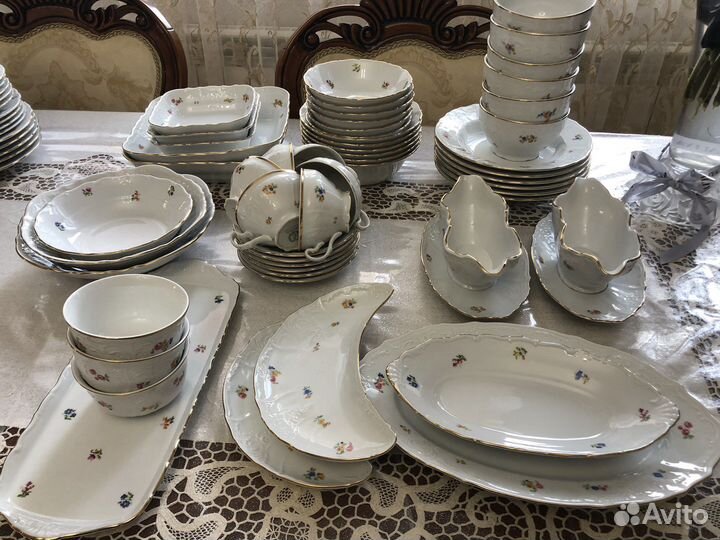 Набор столовой посуды новый