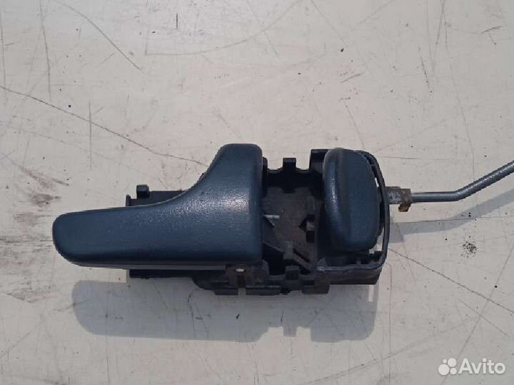 Внутренняя ручка передняя правая Nissan Terrano 2