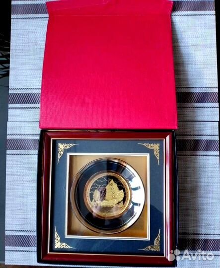 Настольный сувенир