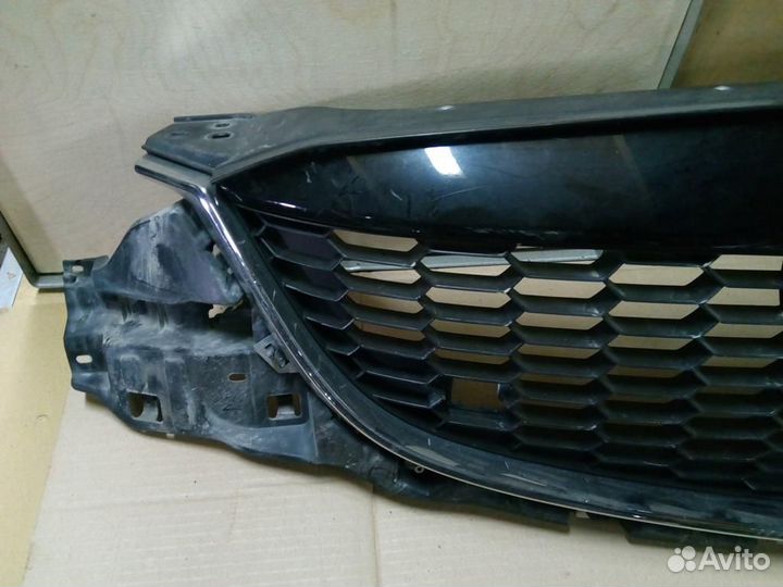 Решетка радиатора Mazda CX-5 (2012-2017)