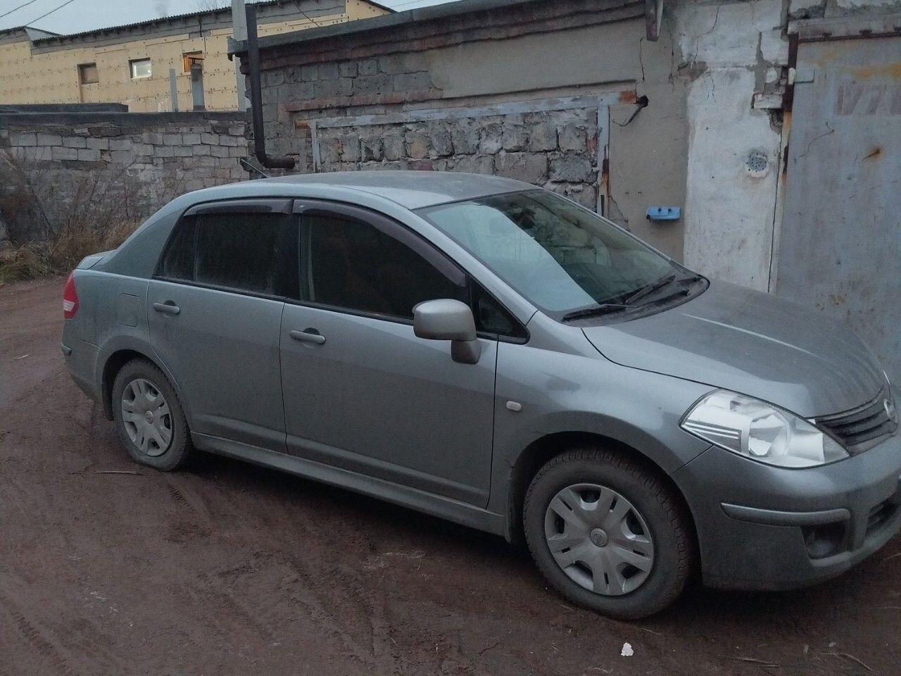 Nissan Tiida: фото владельца