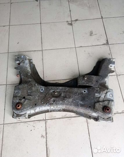 Подрамник Renault Megan 2