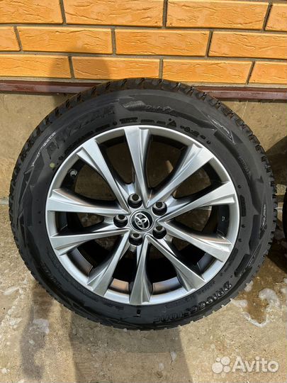 R18 Bridgestone Blizzak DM-V2 235/55, PCD 5x114.3 DIA 60.1