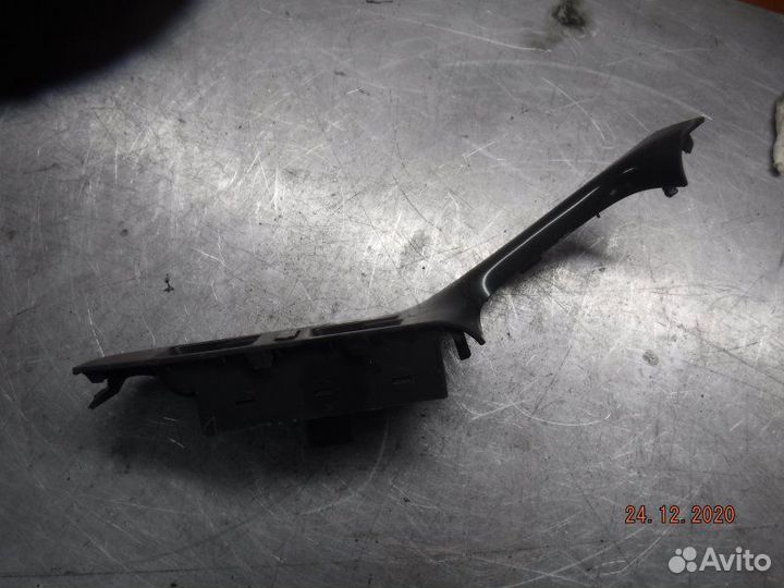 Блок управления стеклоподъемниками передний левый