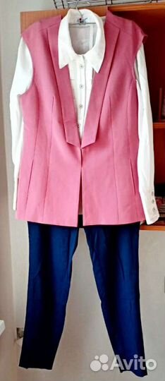 Пакет деловой женской одежды 48 размер