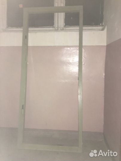 Продаю железную дверь бу