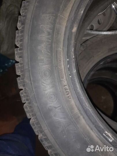 Yokohama Ice Guard IG60 215/60 R16