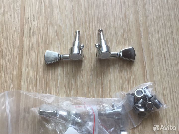 Колки и струны для гитар