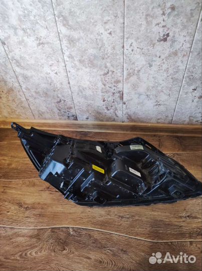 Фары (левая, правая) на Kia Sorento Prime