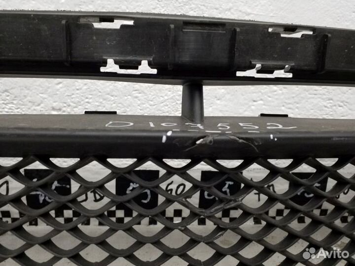 Решетка переднего бампера центральная Mercedes Ben