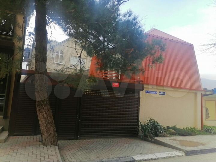 Комната 20 м² в 8-к., 3/3 эт.