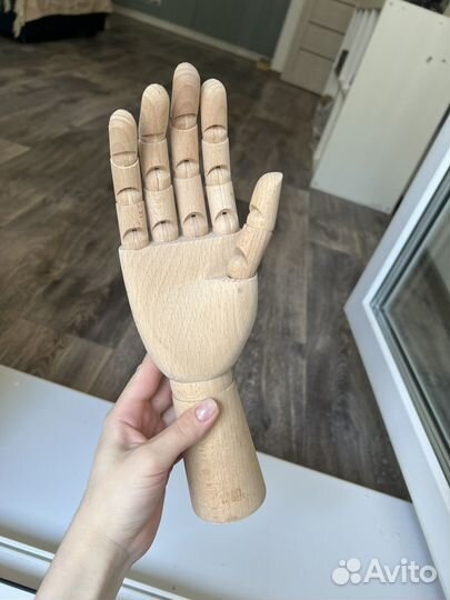 Деревянная рука IKEA