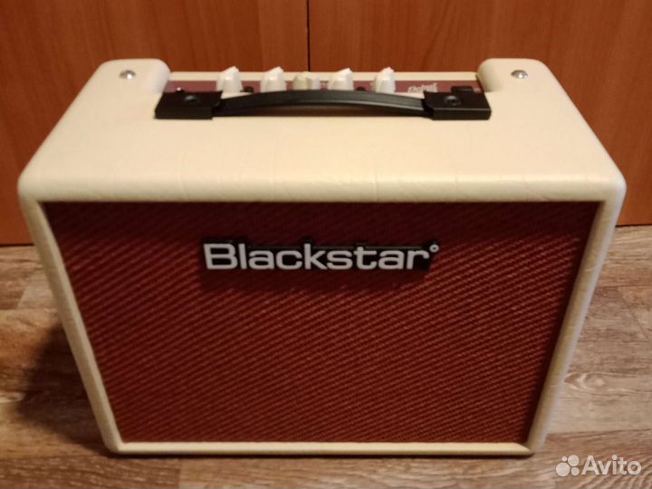 Гитара и комбо усилитель