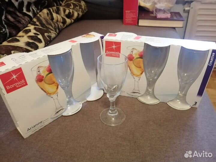 Бокалы для вина новые. Италия. 9шт