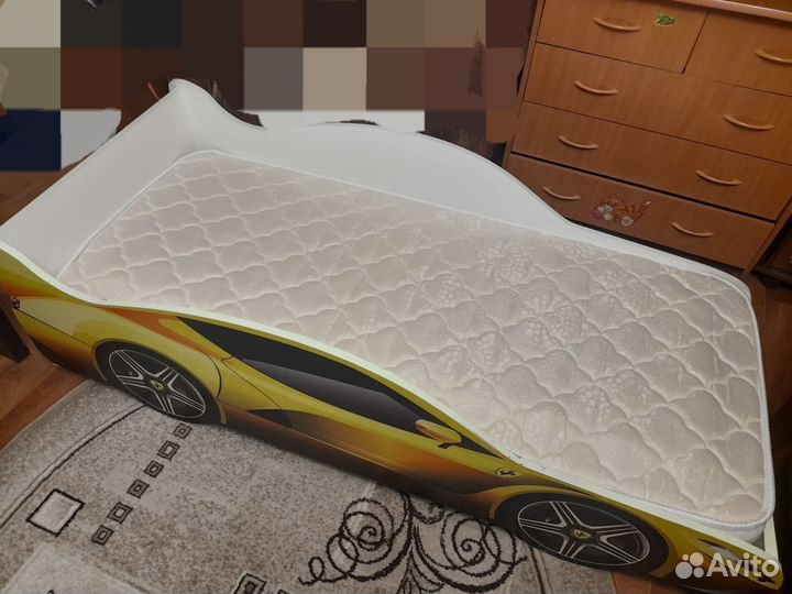 Кровать-машинка