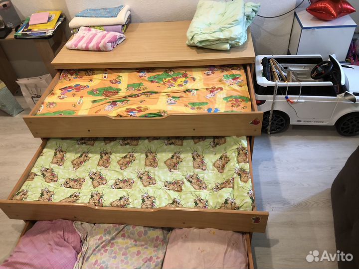 Кровать детская трехярусная