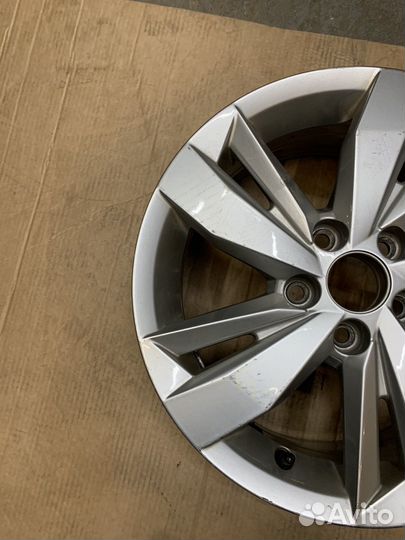 Одна штука оригинал Volkswagen Polo 6