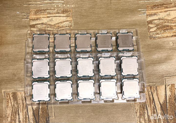 Процессоры Xeon E5-2667v4 8 ядер 3200MHz