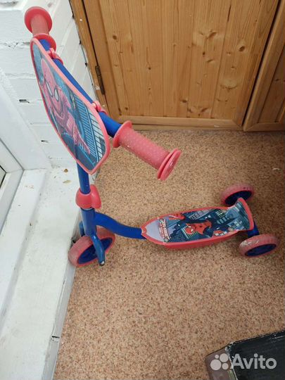 Самокат трехколесный