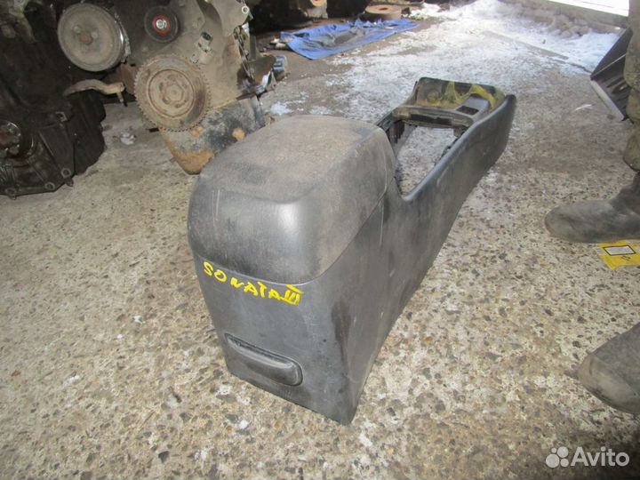 Подлокотник Hyundai Sonata