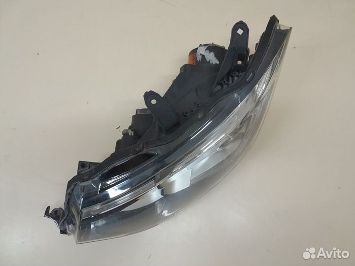 Фара левая Mitsubishi Outlander