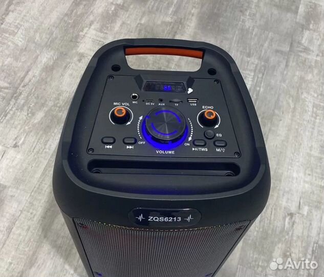 Портативная колонка с микрофоном