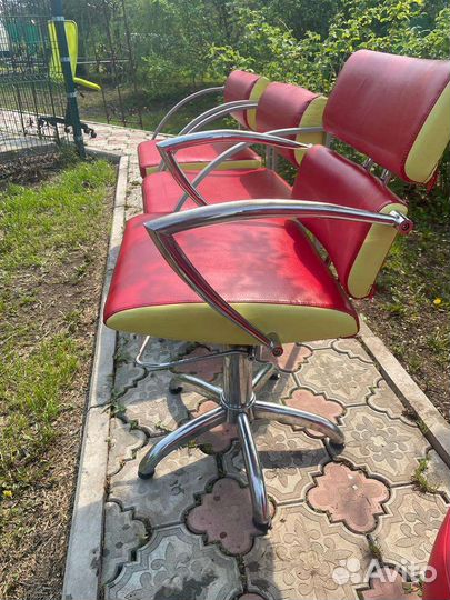 Парикмахерское кресло