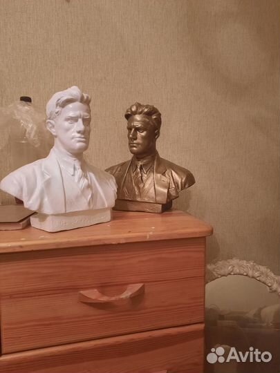 Бюст Маяковского 28х28