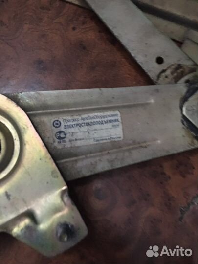 Стеклоподъемник Передний левый Ваз 2110/2111/2112