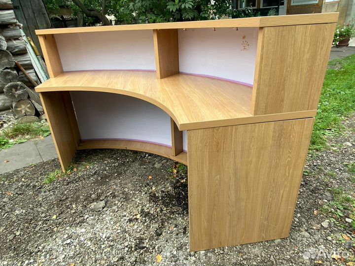 Стол ресепшн