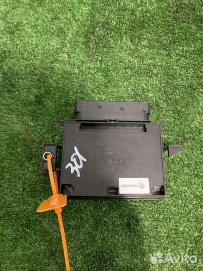Блок управления стояночным тормозом Audi A4