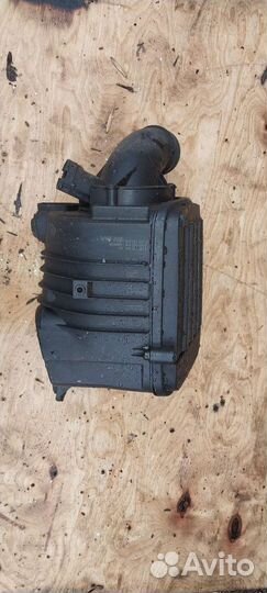 Корпус воздушного фильтра Skoda Octavia A5 BSE 1.6