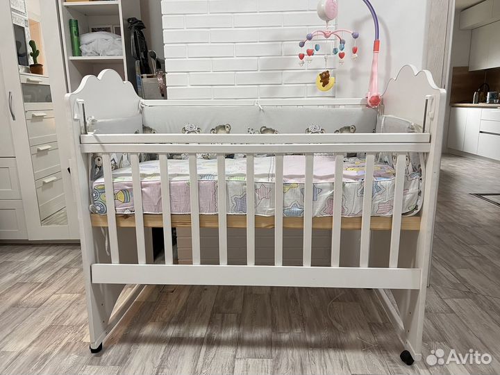 Детская кроватка